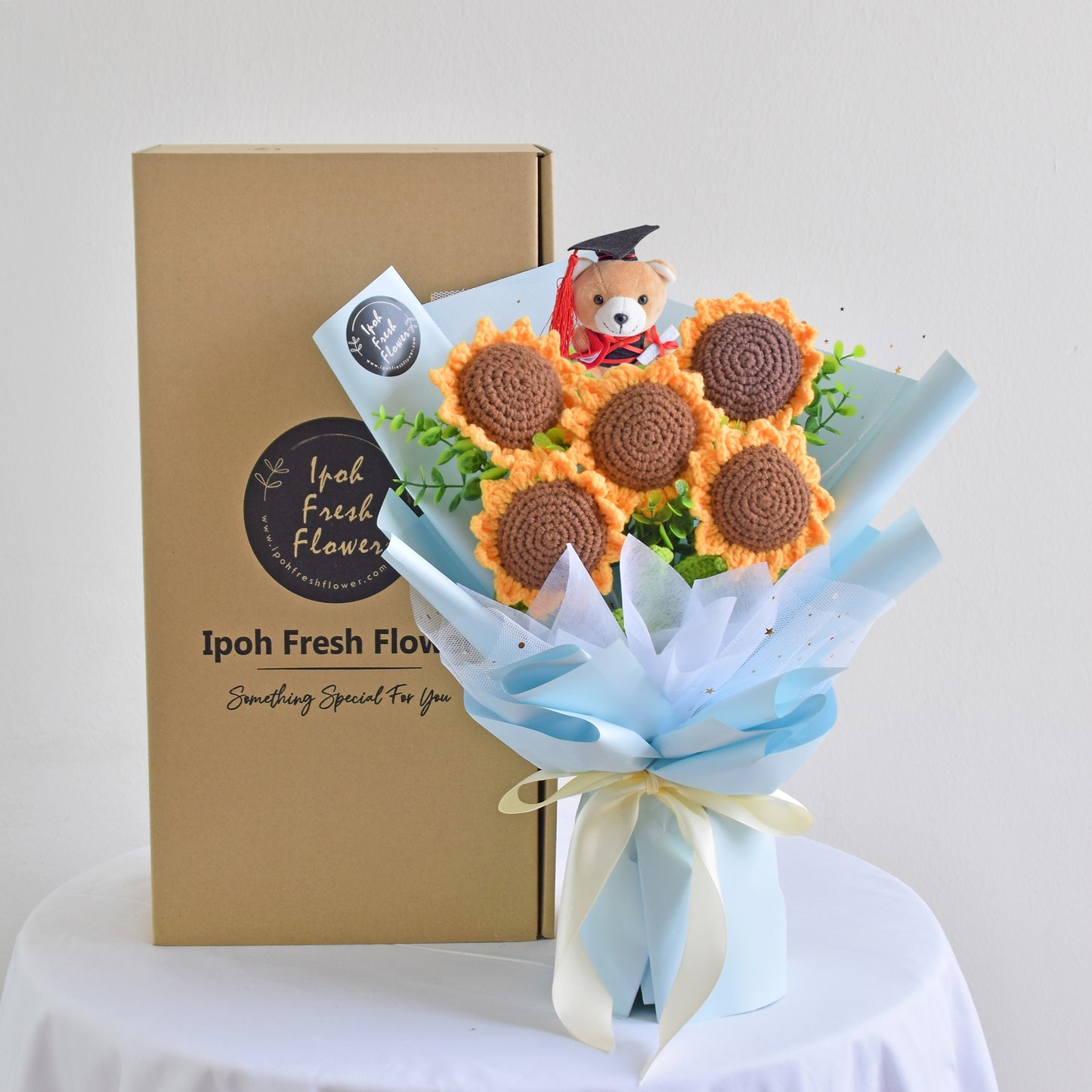 Bloomy Graduation Crochet Flower Bouquet| Graduation Gift Delivery