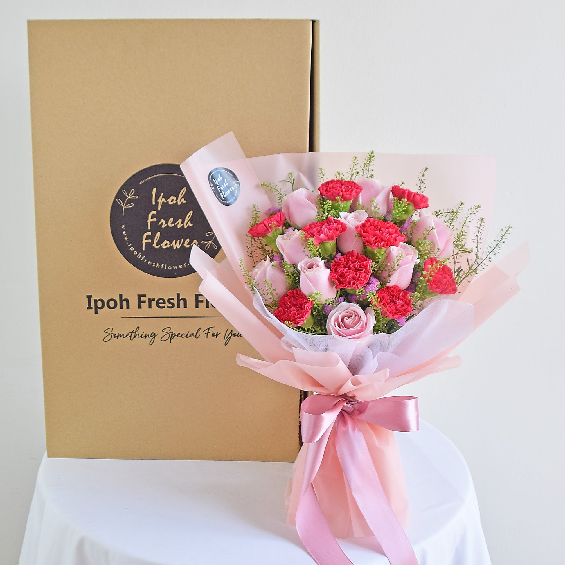 Caroline| Carnation Fresh Flower Bouquet