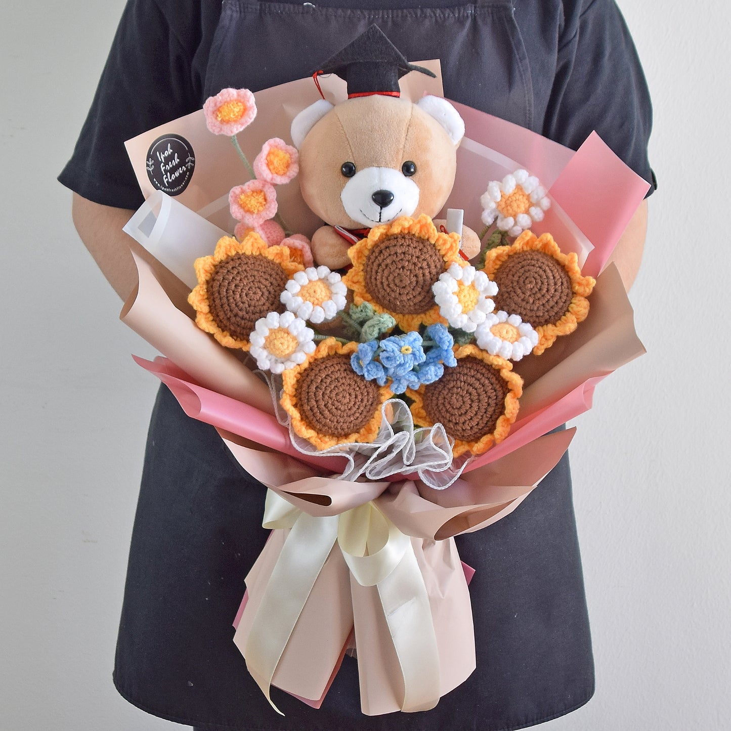 Dean's List Graduation Crochet Flower Bouquet| Graduation Gift Delivery