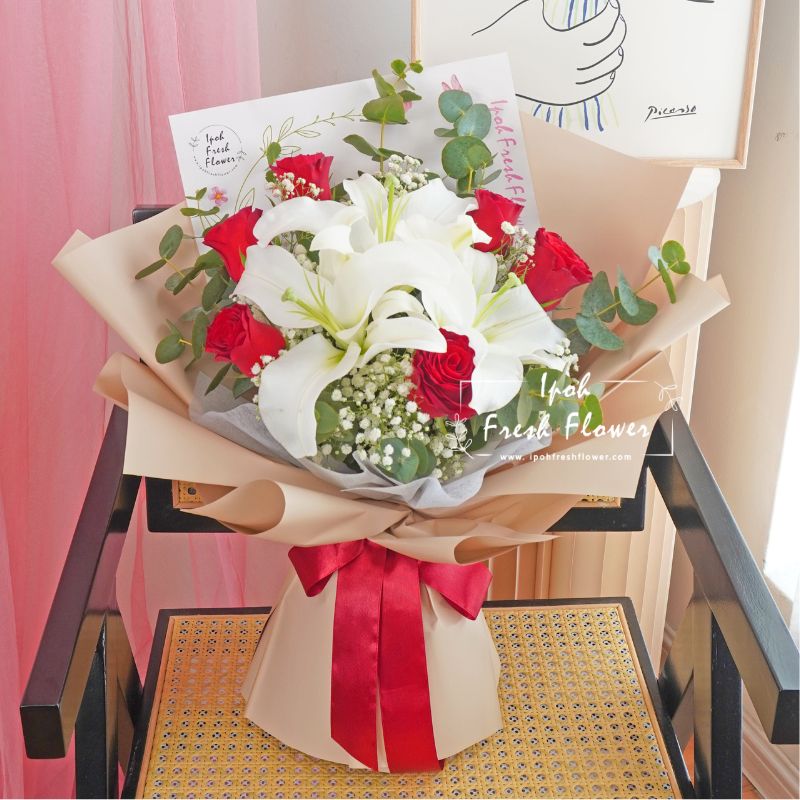 Delightful| Lilies Fresh Flower Bouquet