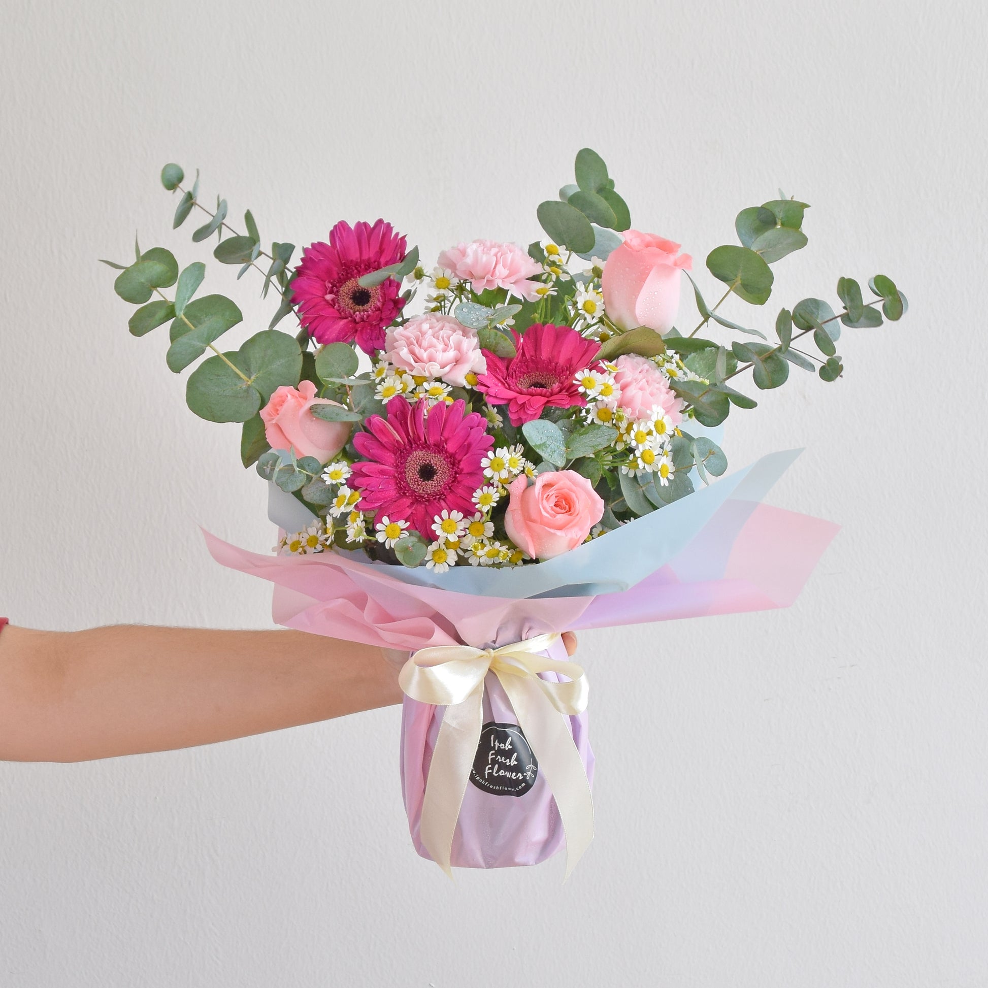 Erastus Vase Arrangement| Fresh Flower In A Vase| Same Day Delivery