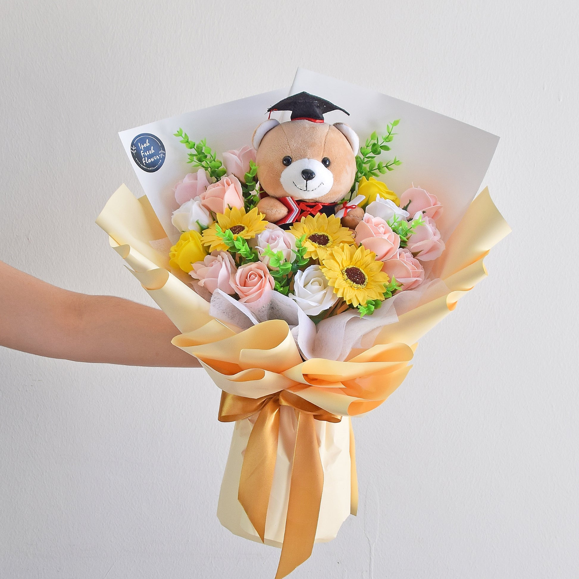 Excellent Grad Soap Flowers Graduation Bouquet| Graduation Gift Delivery