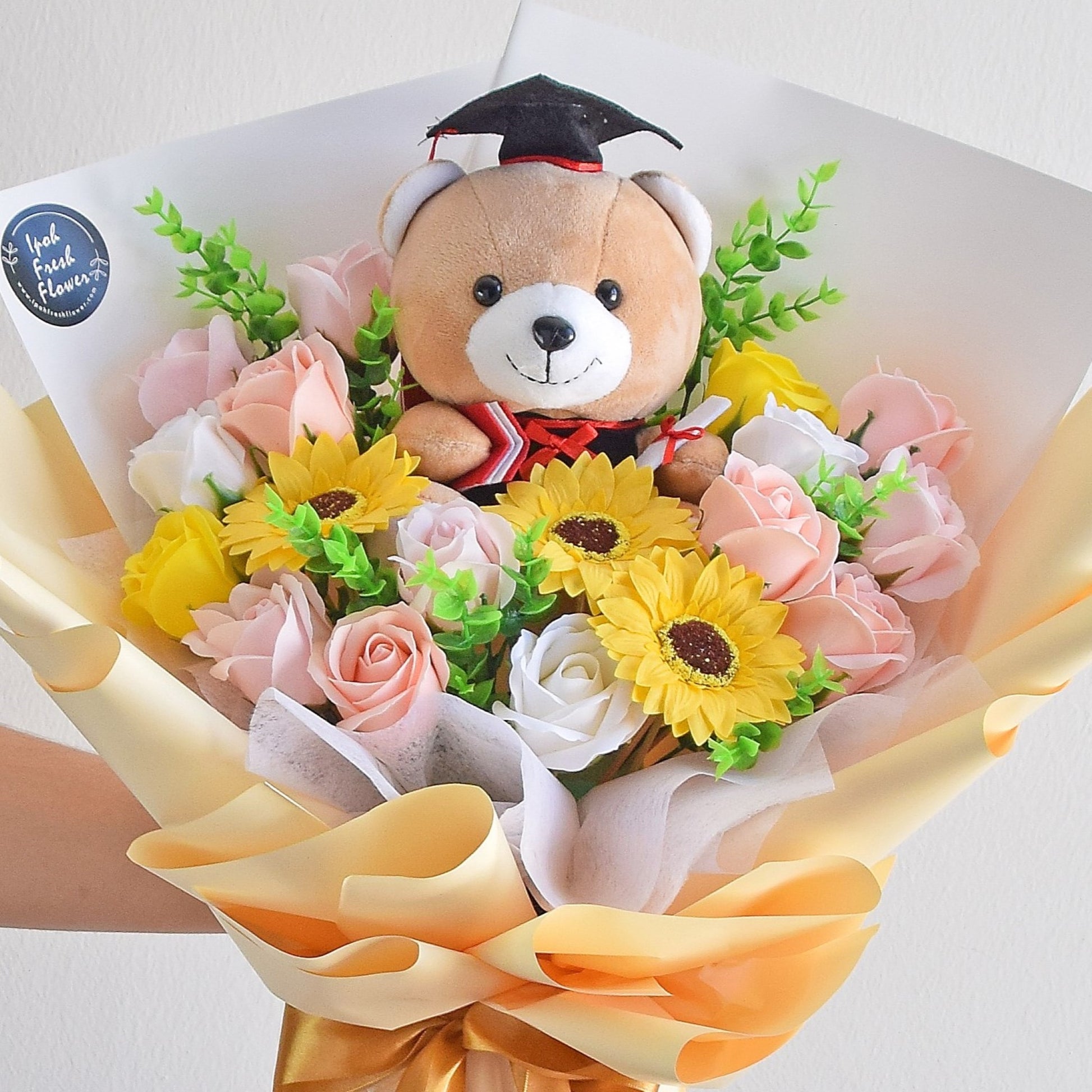 Excellent Grad Soap Flowers Graduation Bouquet| Graduation Gift Delivery
