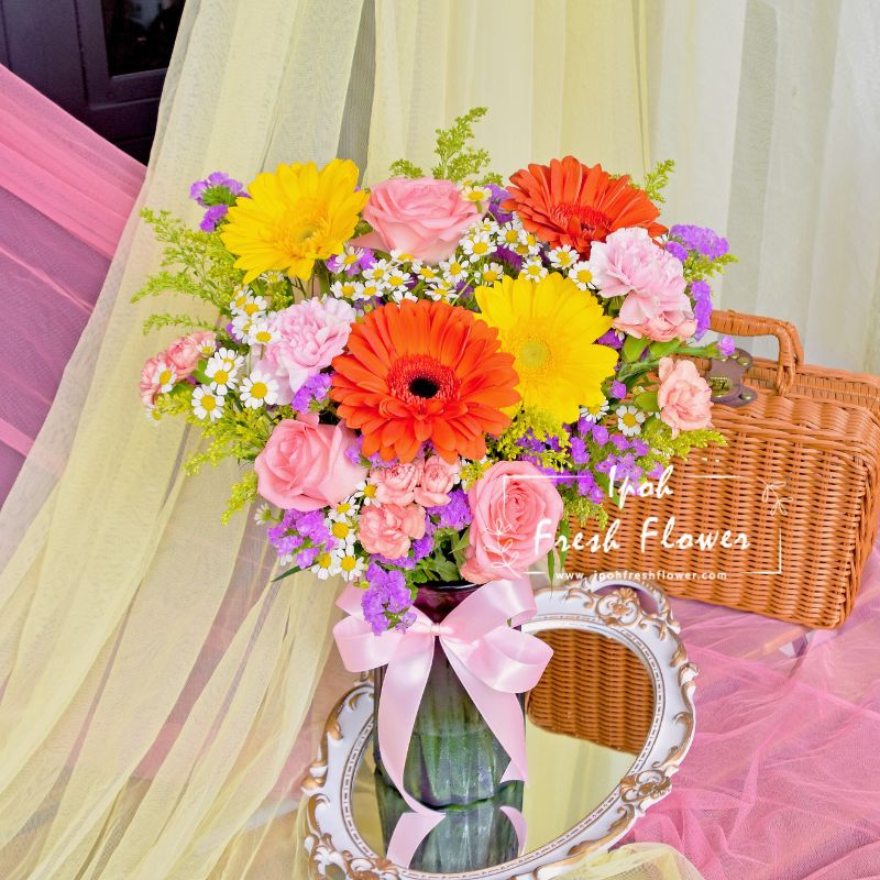 Sheila Vase Arrangement| Fresh Flower In A Vase| Same Day Delivery
