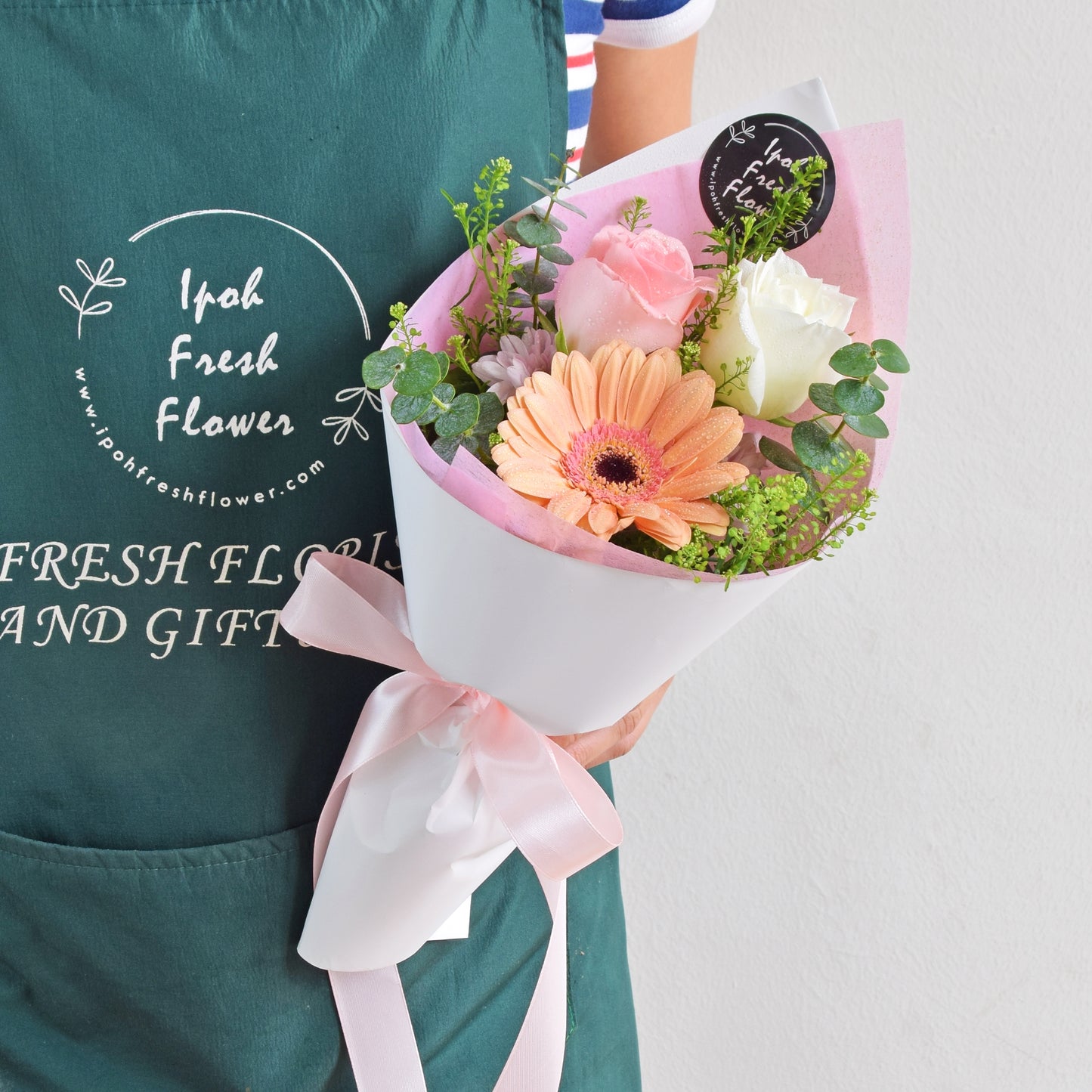 Vivian| Fresh Flower Bouquet Delivery| Breast Cancel Awareness Special Bouquet