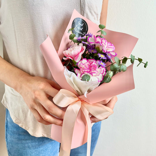 Mini carnation | Petite Fresh Flower Bouquet Delivery