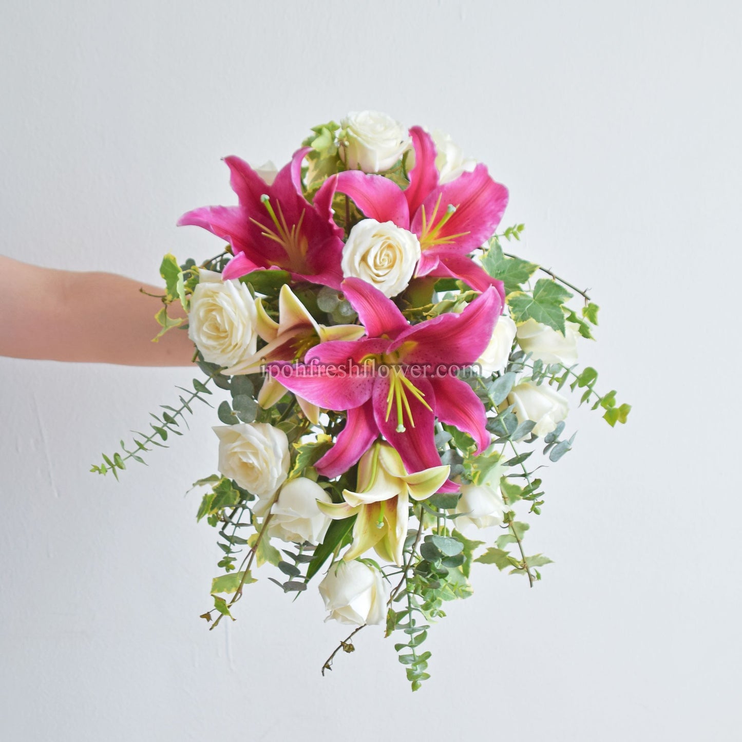 Cascade Bridal Bouquet- Lavien