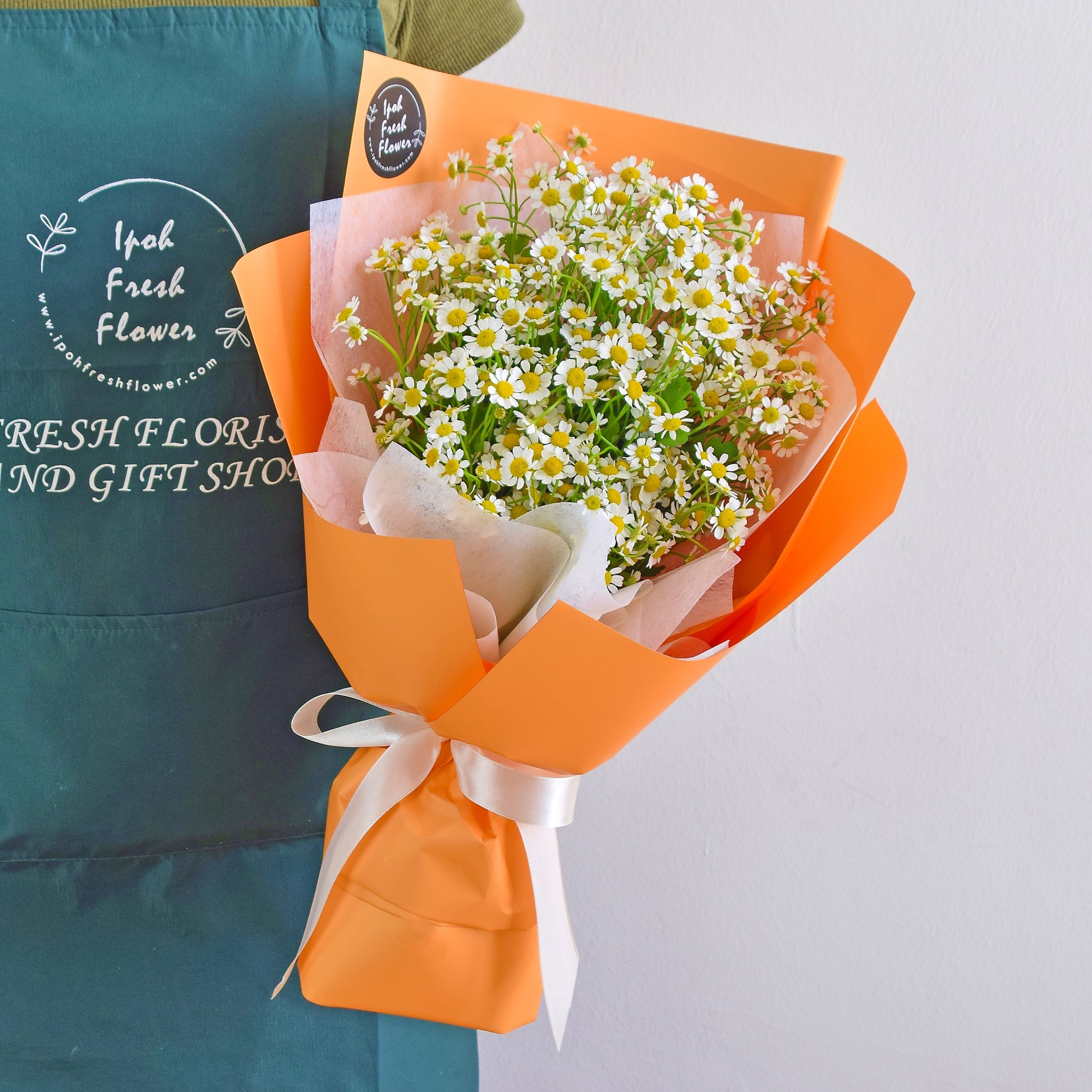 Serein Chamomile Bouquet| Same Day Fresh Flower Delivery