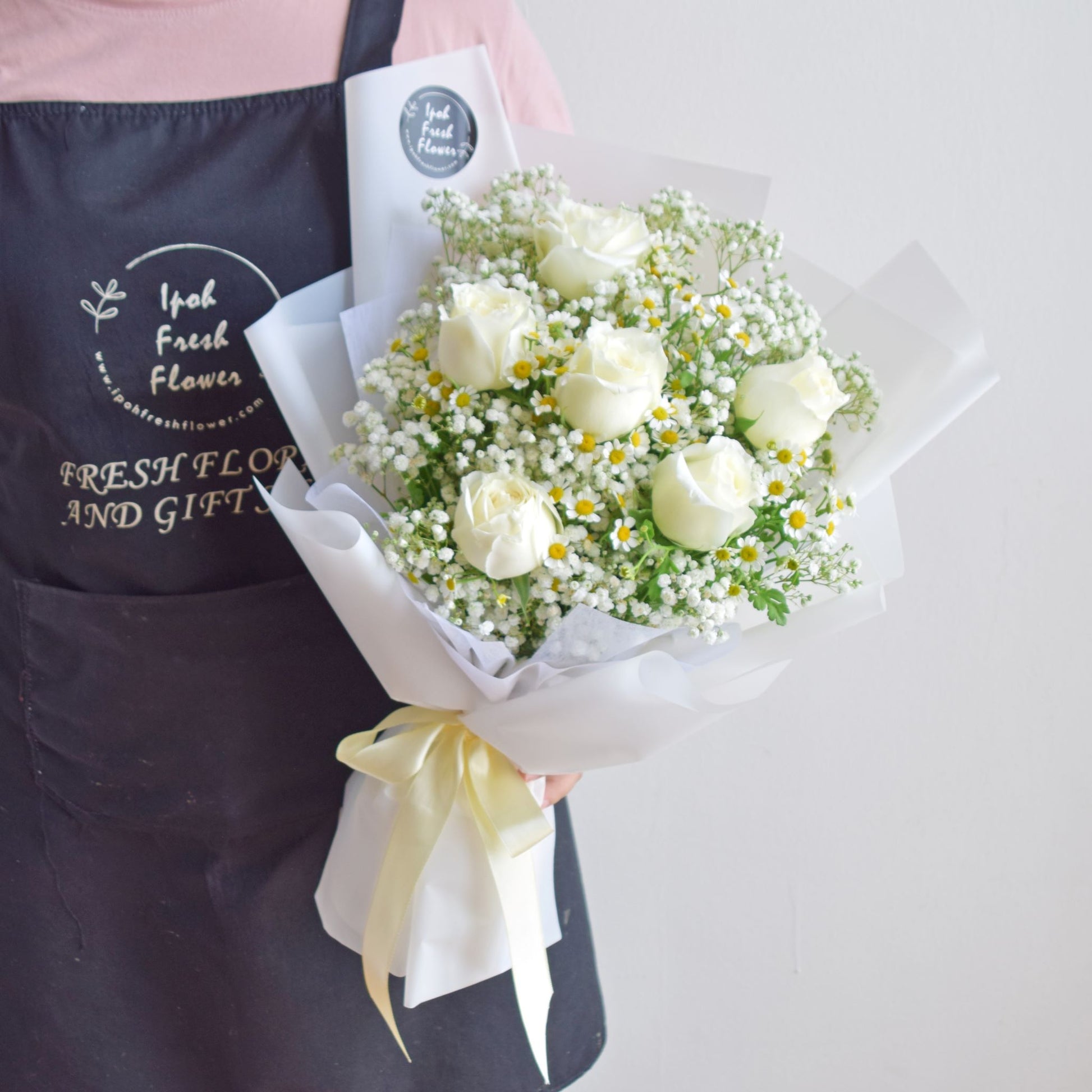 White Romance| Roses With Baby Breath Bouquet| Fresh Flower Delivery