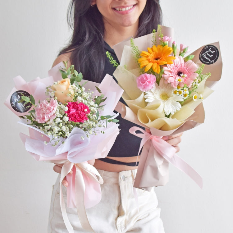 Petite Fresh Flower Bouquet| Below RM100| Same Day Delivery