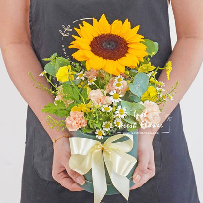 Alison| Fresh Flower Bloom Box| Same Day Delivery Perak Ipoh