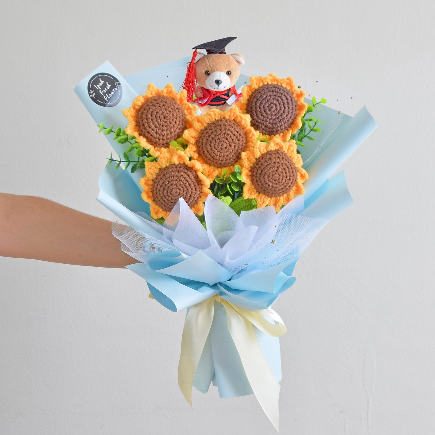 Bloomy Graduation Crochet Flower Bouquet| Graduation Gift Delivery