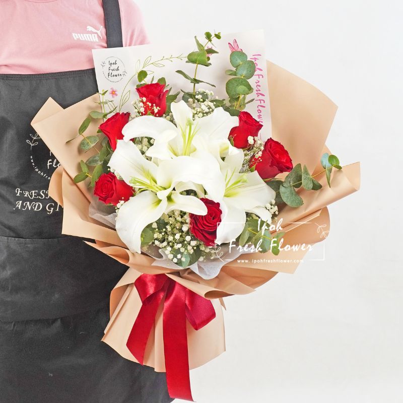 Delightful| Lilies Fresh Flower Bouquet