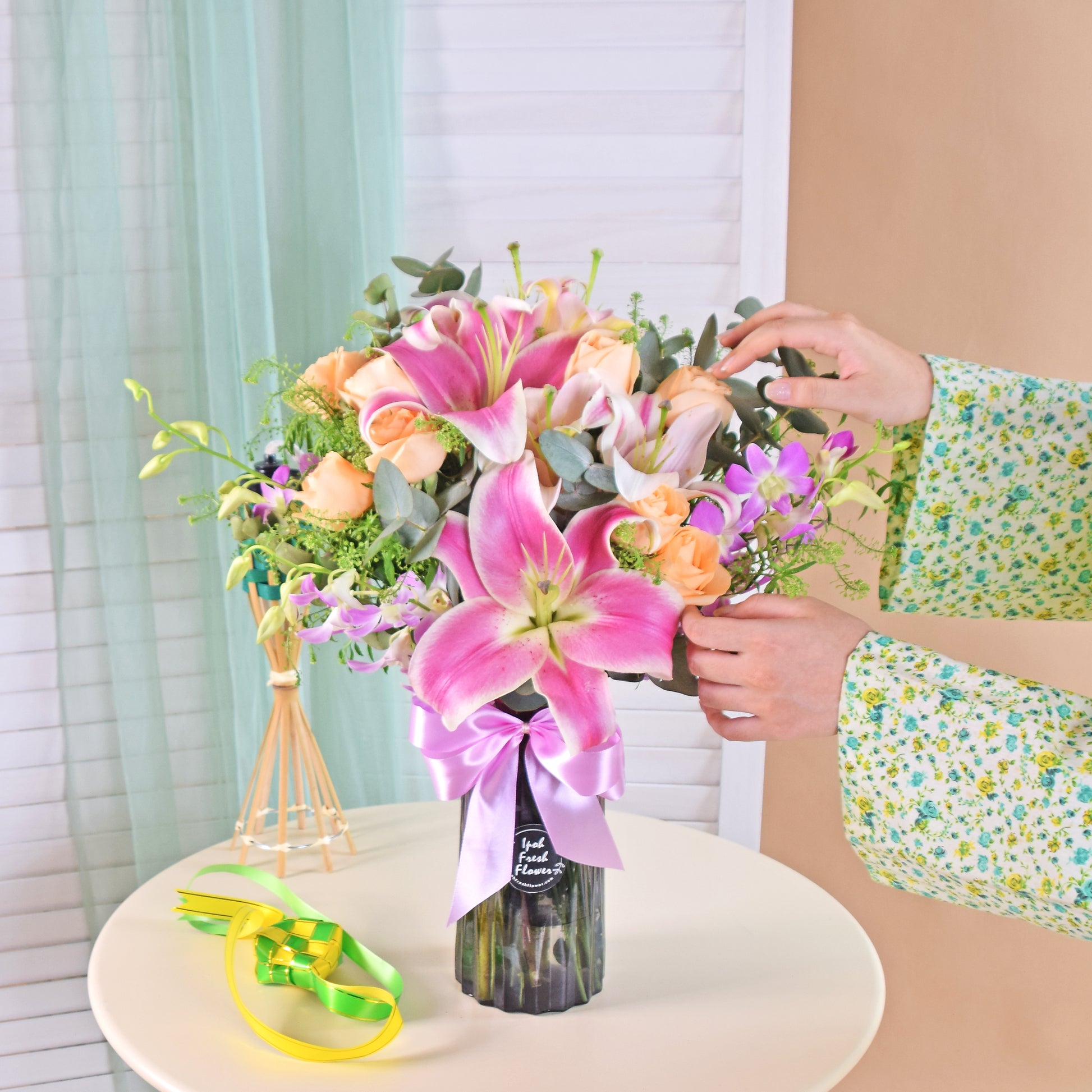 Floraya | Fresh Flower Vase Arrangement | Same Day Gift Delivery