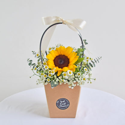 Jolly | Sunflower & Baby breath flower basket