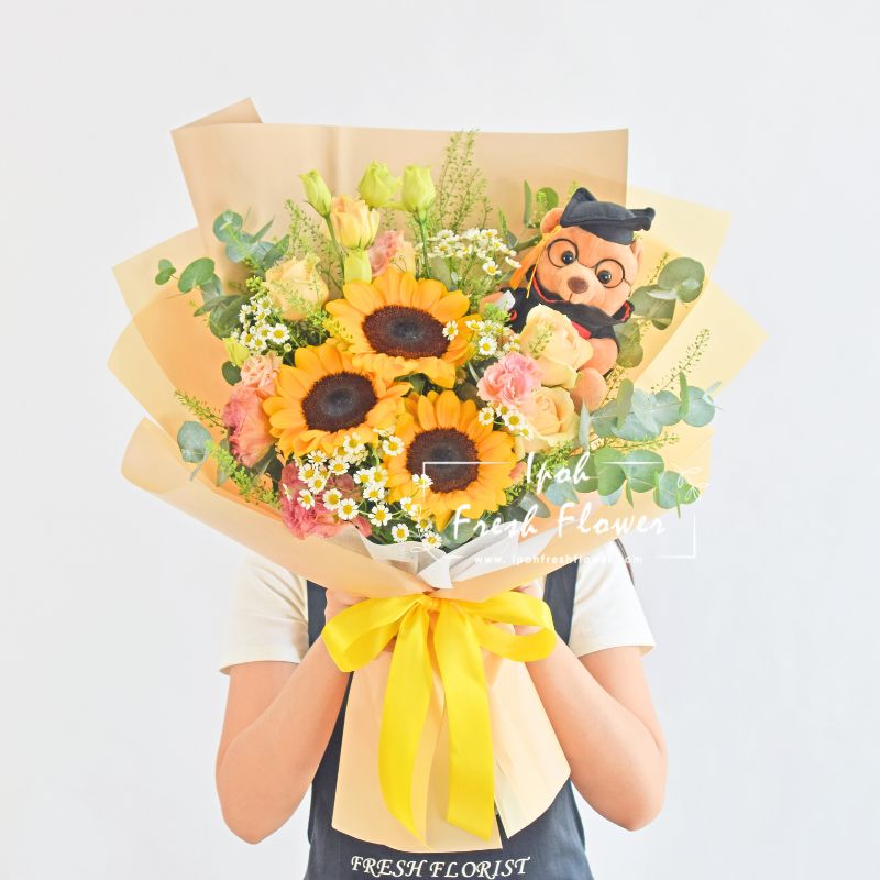 Kingsley| Graduation Bouquet| Graduation Gift Delivery