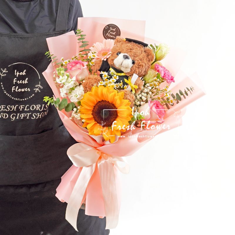 Pink Award| Graduation Bouquet| Graduation Gift Same Day Delivery Ipoh