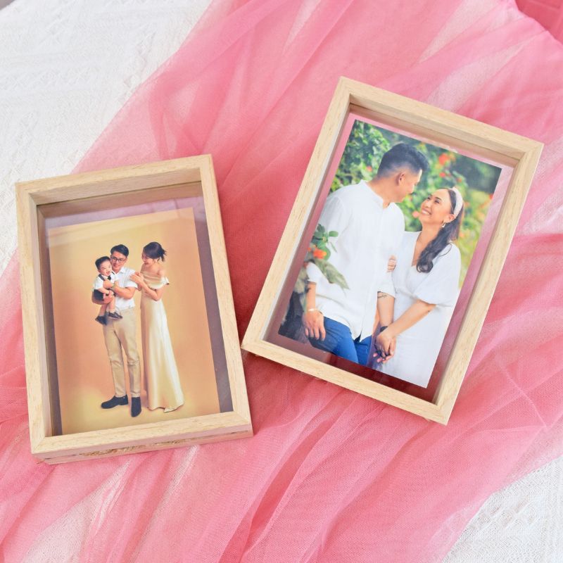 R4 Photo With Wooden Frame| Fresh Flower And Gifts| Same Day Delivery Ipoh Taiping