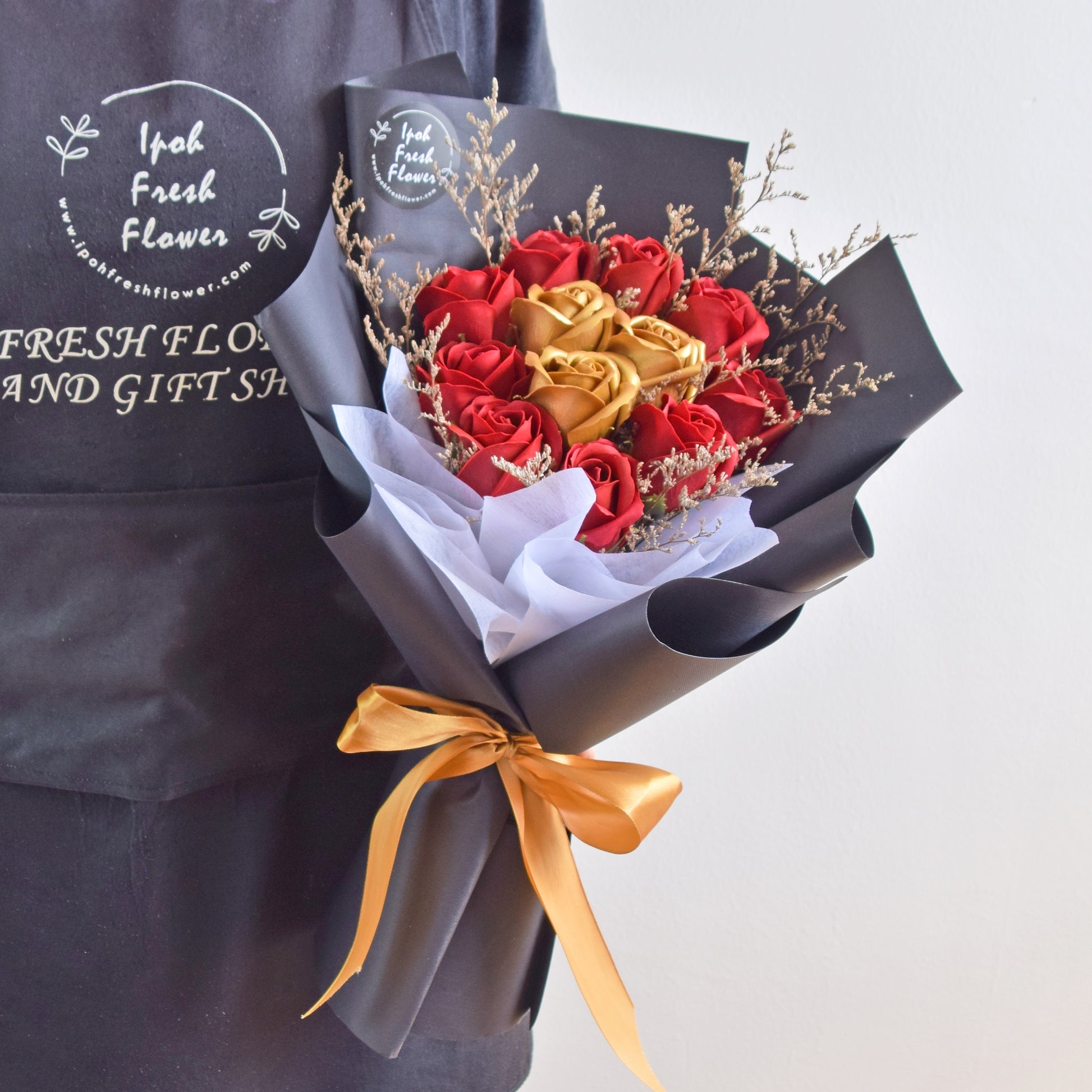 Sparkling Gold| Soap Flower Roses Bouquet| Same Day Free Delivery