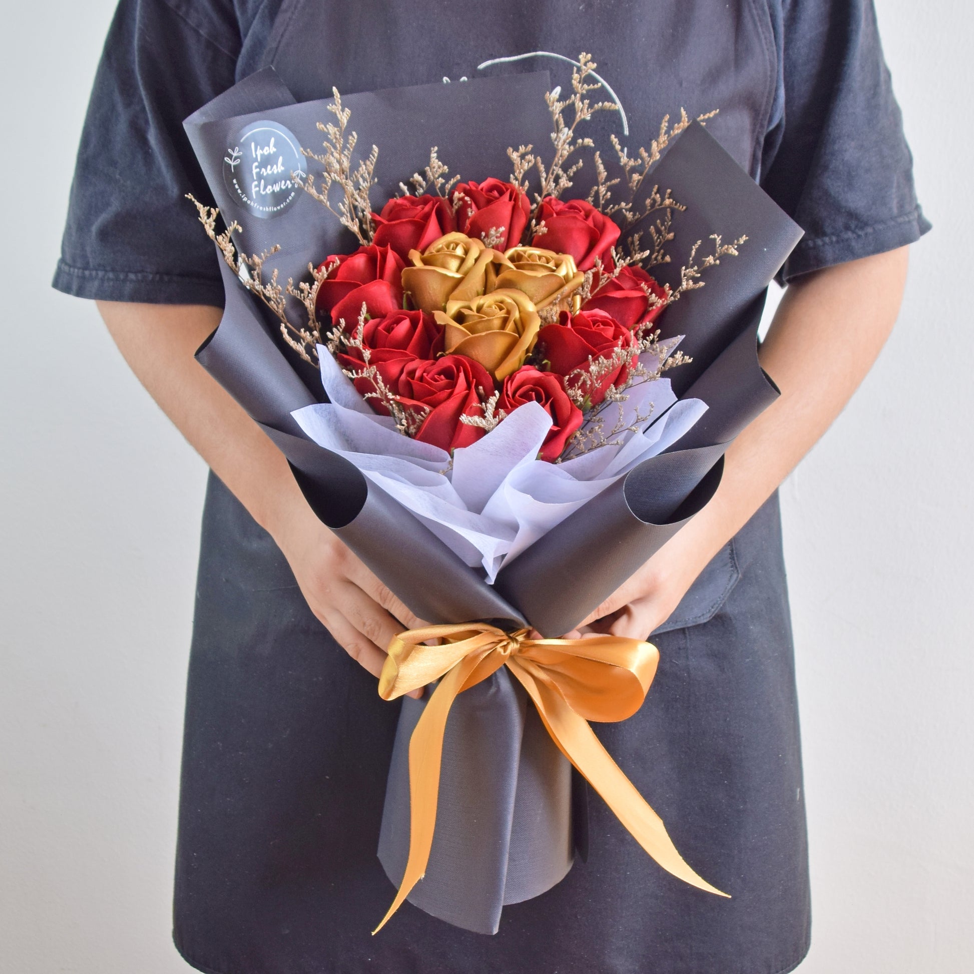 Sparkling Gold| Soap Flower Roses Bouquet| Same Day Free Delivery