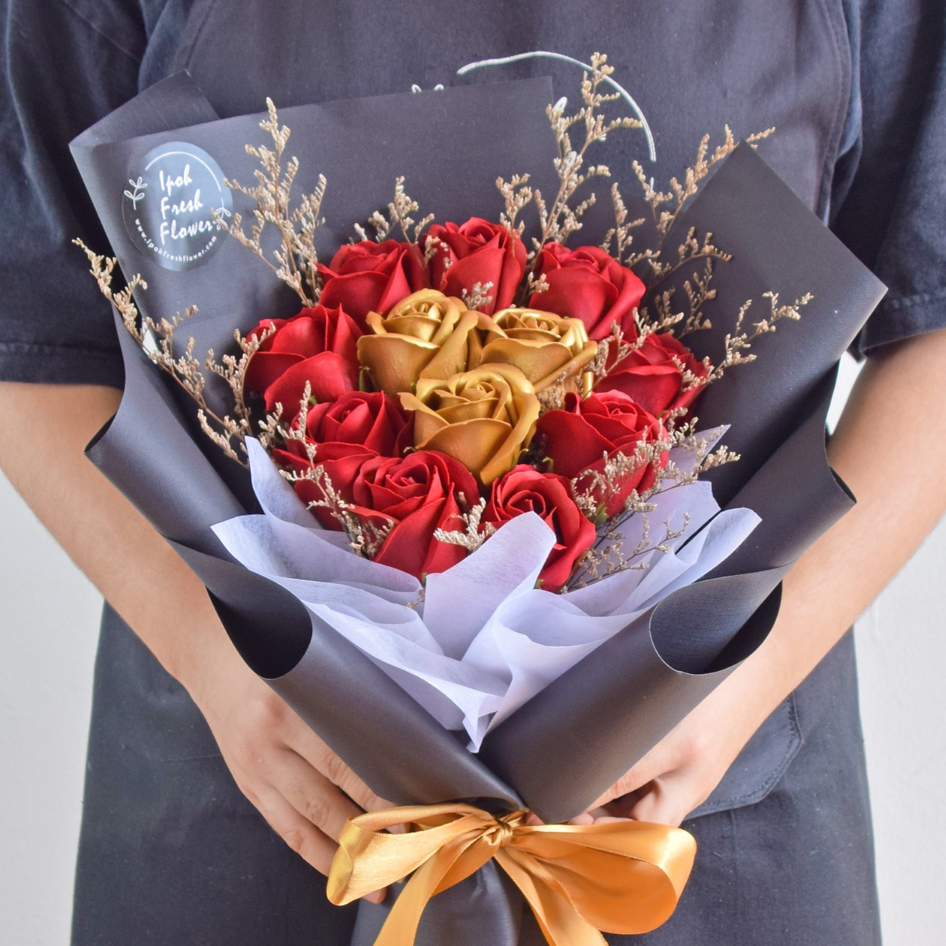 Sparkling Gold| Soap Flower Roses Bouquet| Same Day Free Delivery