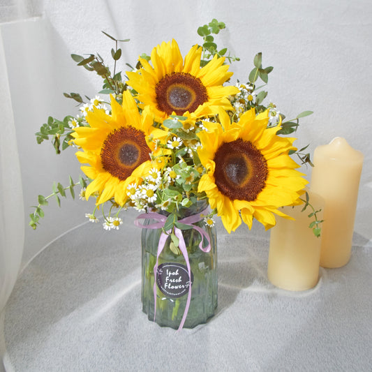 Sunkiss| Sunflowers Fresh Flowers Vase Arrangement| Same Day Delivery
