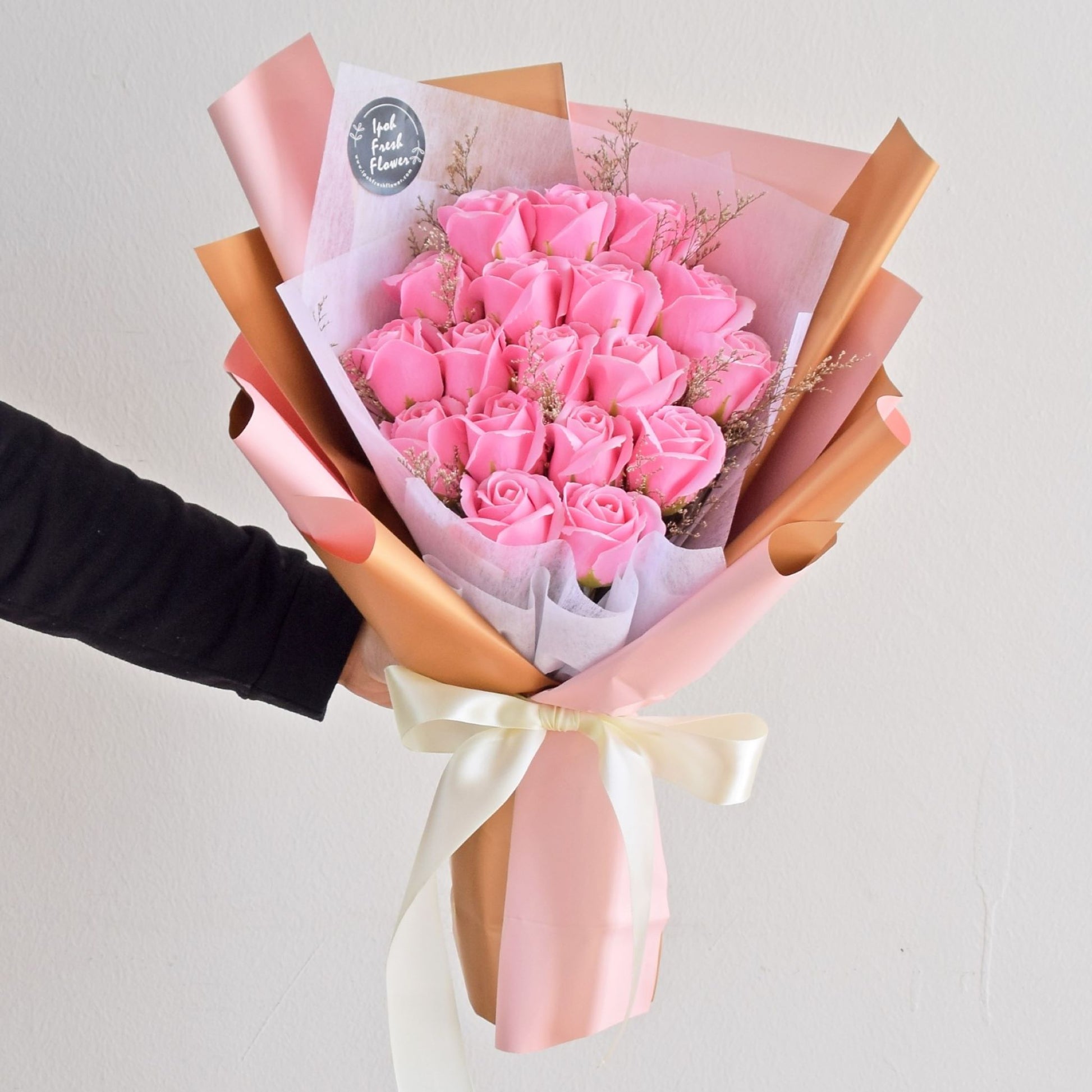 Vinnie| Pink Roses Soap Flower Bouquet |Same Day DeliveryVinnie| Pink Roses Soap Flower Bouquet |Same Day Delivery