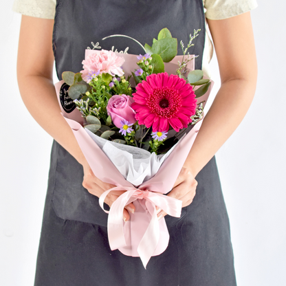 Yukki| Petite Fresh Flower Bouquet| Same Day Delivery