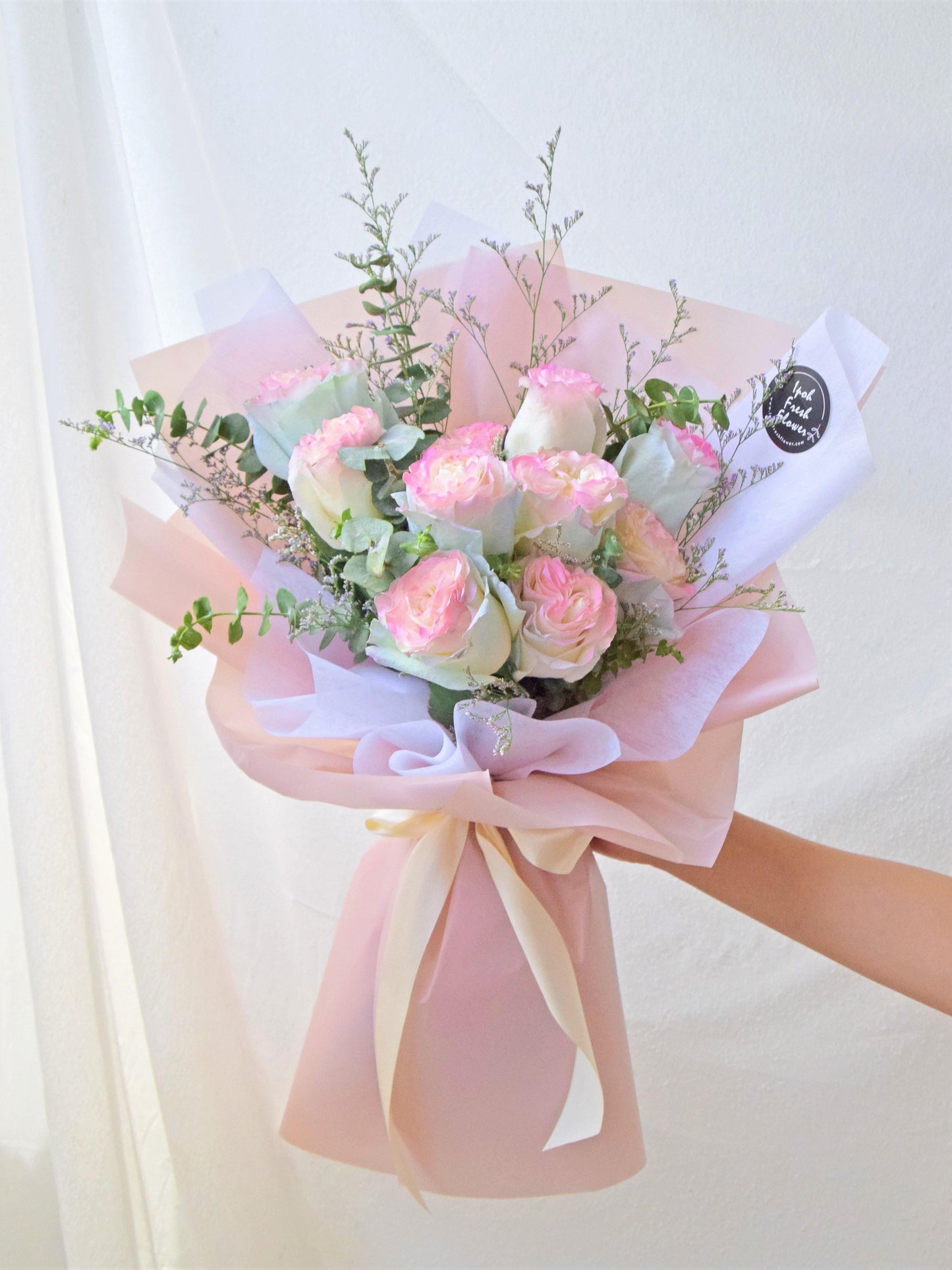 Aurora Rose Bouquet| Premium Fresh Flower Bouquet