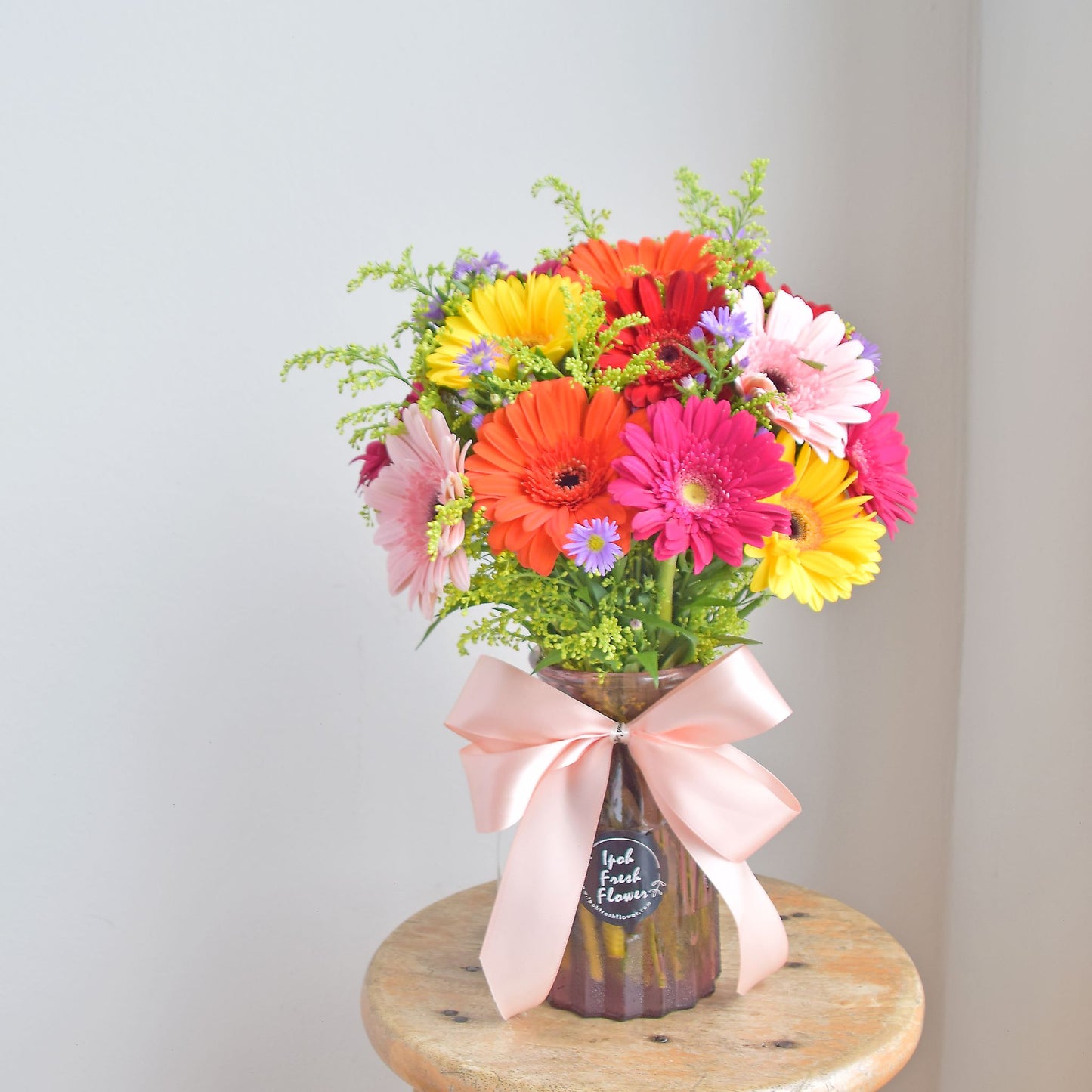 Blush Clush Daisy Vase Arrangement| Fresh Flower In Vase