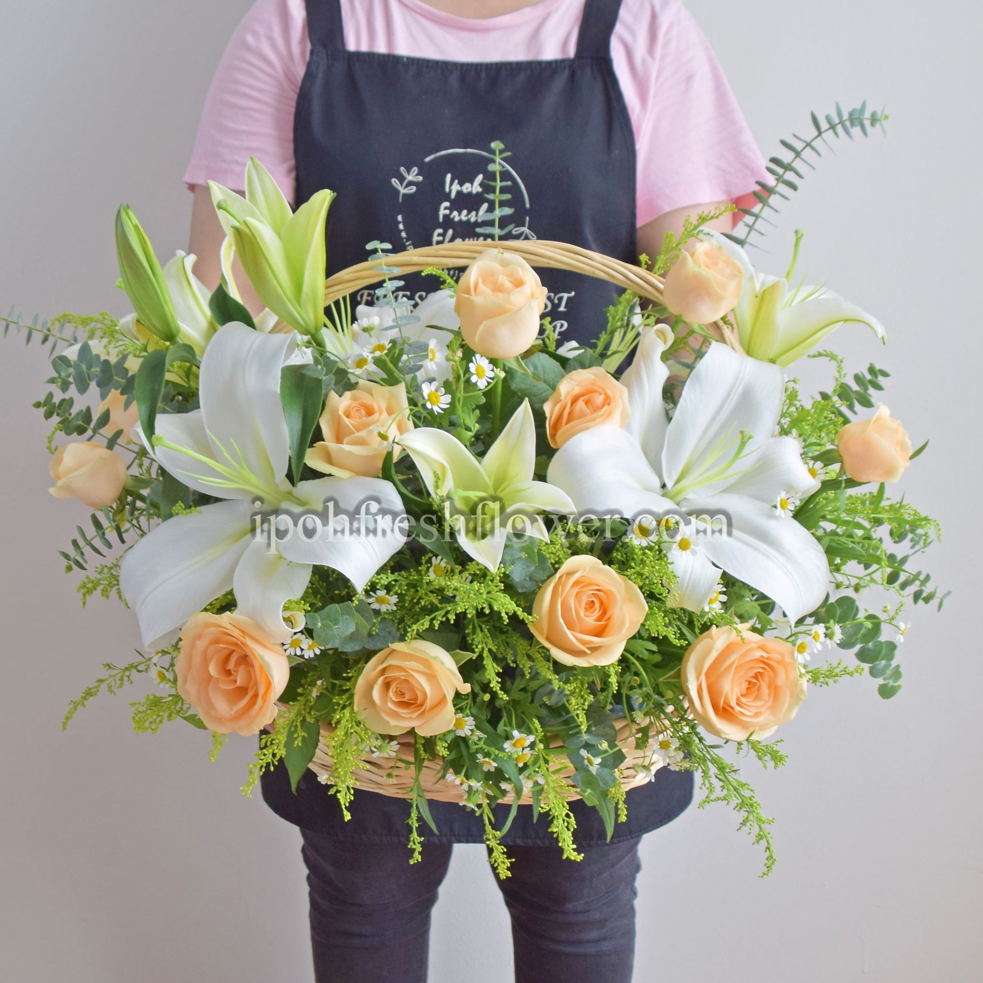 Kiara| Fresh Flower Basket Delivery