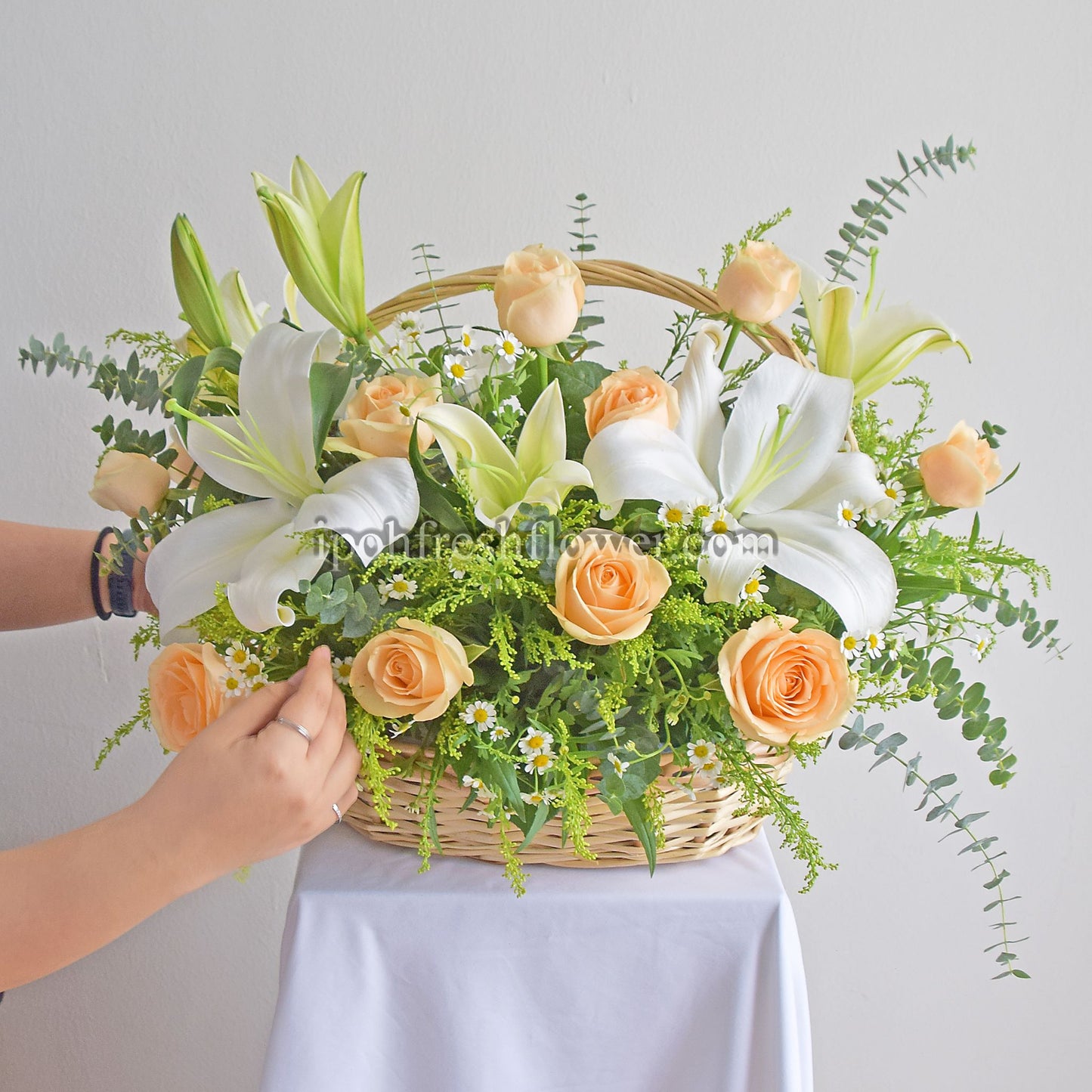 Kiara| Fresh Flower Basket Delivery