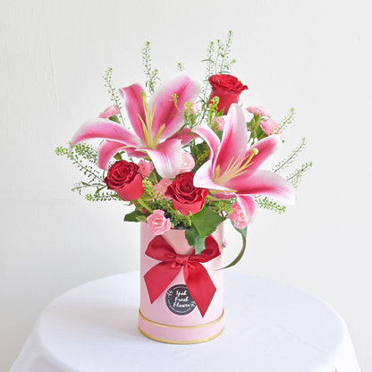 Lynette Lily Fresh Flower Bloom Box