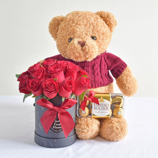 Scarlett Gift Bundle| Red Roses Fresh Flower Bloom Box