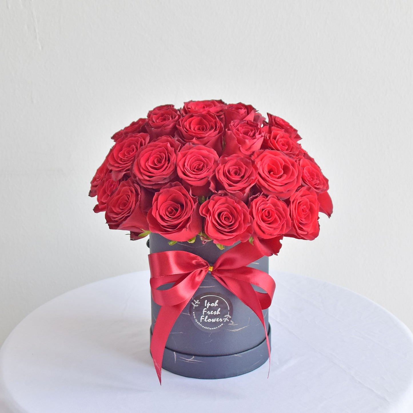 Scarlett| Red Roses Fresh Flower Bloom Box